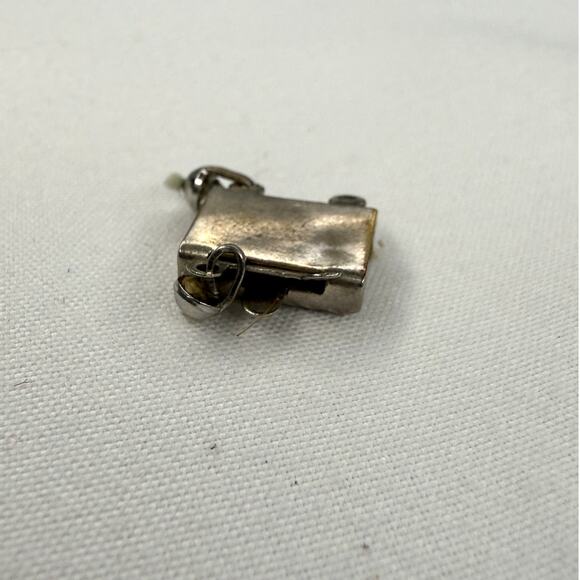 Title: Vintage Silver Filigree Two-Strand Box Clasp - Picture 8 of 9